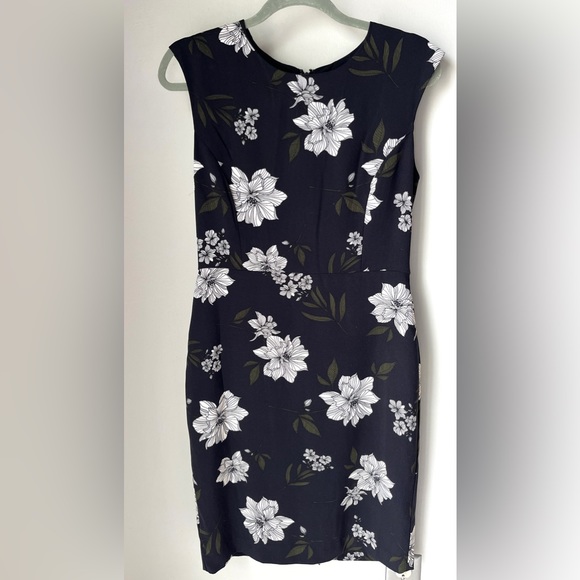 Banana Republic Black Floral Sleeveless Sheath Dress | Size 6 | Excellent Condit - Picture 1 of 6
